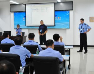W 2013 r. w akademii policyjnej w chińskim Wuhan odbyła się 7. edycja zajęć szkoleniowych w ramach projektu „EU-China Police Training Project”. W zajęciach uczestniczyli eksperci reprezentujący UE, m.in. mł. insp. Grzegorz Winnicki Kierownik Zakładu Interwencji Policyjnych.