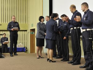 Z okazji Dnia Edukacji Narodowej funkcjonariusze i pracownicy Centrum Szkolenia Policji odebrali podziękowania za wieloletnią pracę na rzecz CSP, a także nagrody motywacyjne – łącznie wyróżniono 23 osoby.