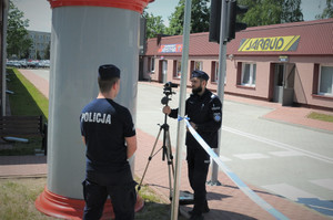 Policjanci ćwiczą udzielanie mediom informacji na miejscu zdarzenia