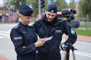 Policjanci podczas zajęć praktycznych na kursie