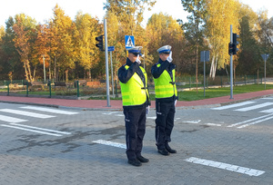 policjanci podczas zajęć praktycznych z ruchu drogowego