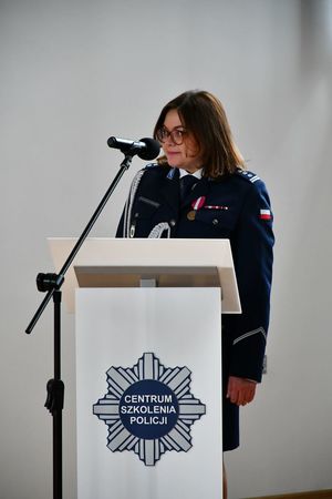 Policjanci w trakcie uroczystości pożegnania Komendanta CSP inp. Anny Jędrzejewskiej Szpak.