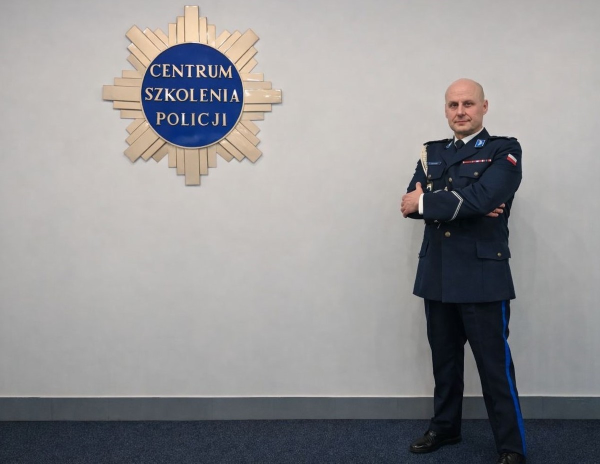 Podziękowania za lata służby - Komendant CSP w Legionowie insp. Ryszard Jakubowski żegna się z mundurem